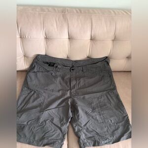 Triple Aught Design Size 40 Men's Gray Shorts